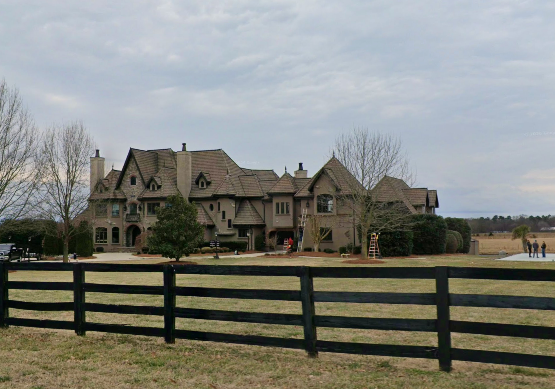 Lottman claimed that he was acquiring a glass ballroom for Champagne Manor, despite never buying one