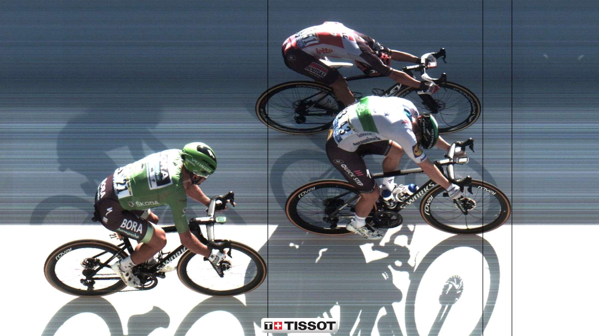 Sam Bennett pips Caleb Ewan on the line