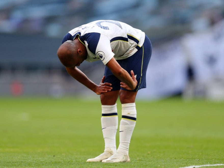 Lucas Moura reacts during Tottenham's defeat by Everton