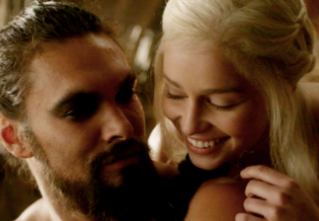 Jason Momoa and Emilia Clarke in 'Game of Thrones'