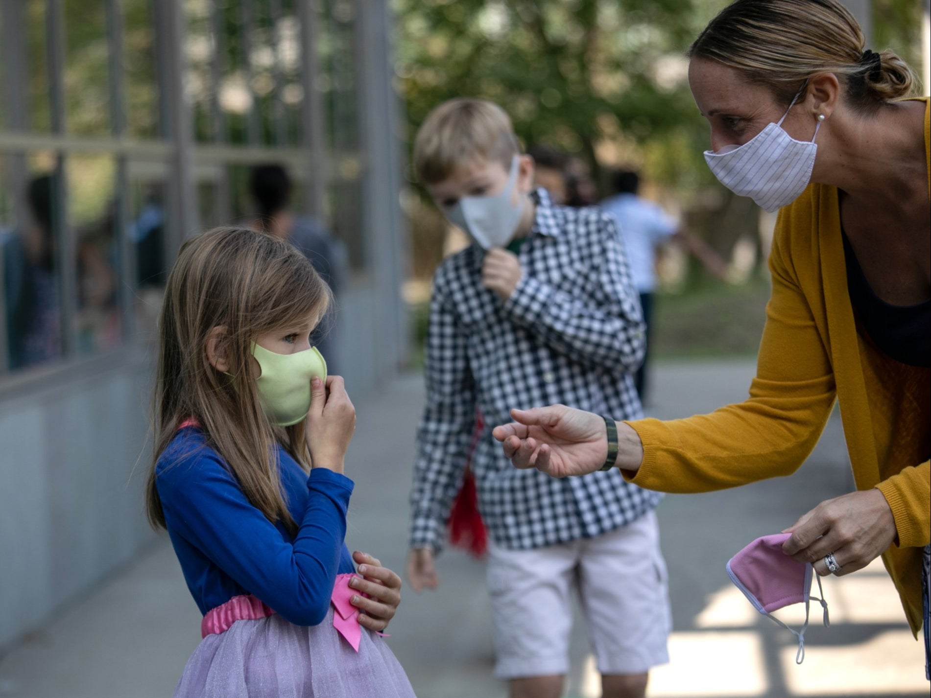 Health officials are urging schools in Washington and Ozaukee to use attendance software to keep track of students who test positive for the virus