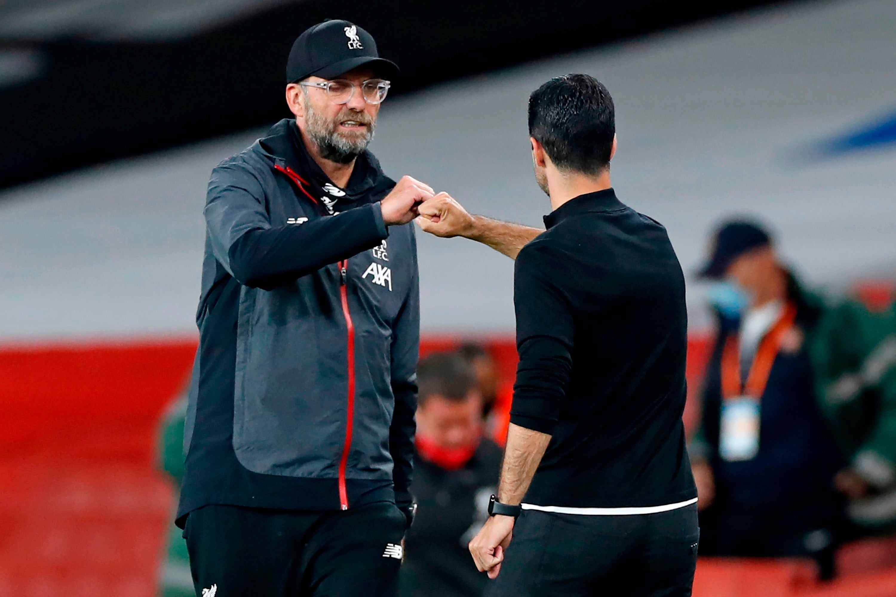 Jurgen Klopp salutes Mikel Arteta