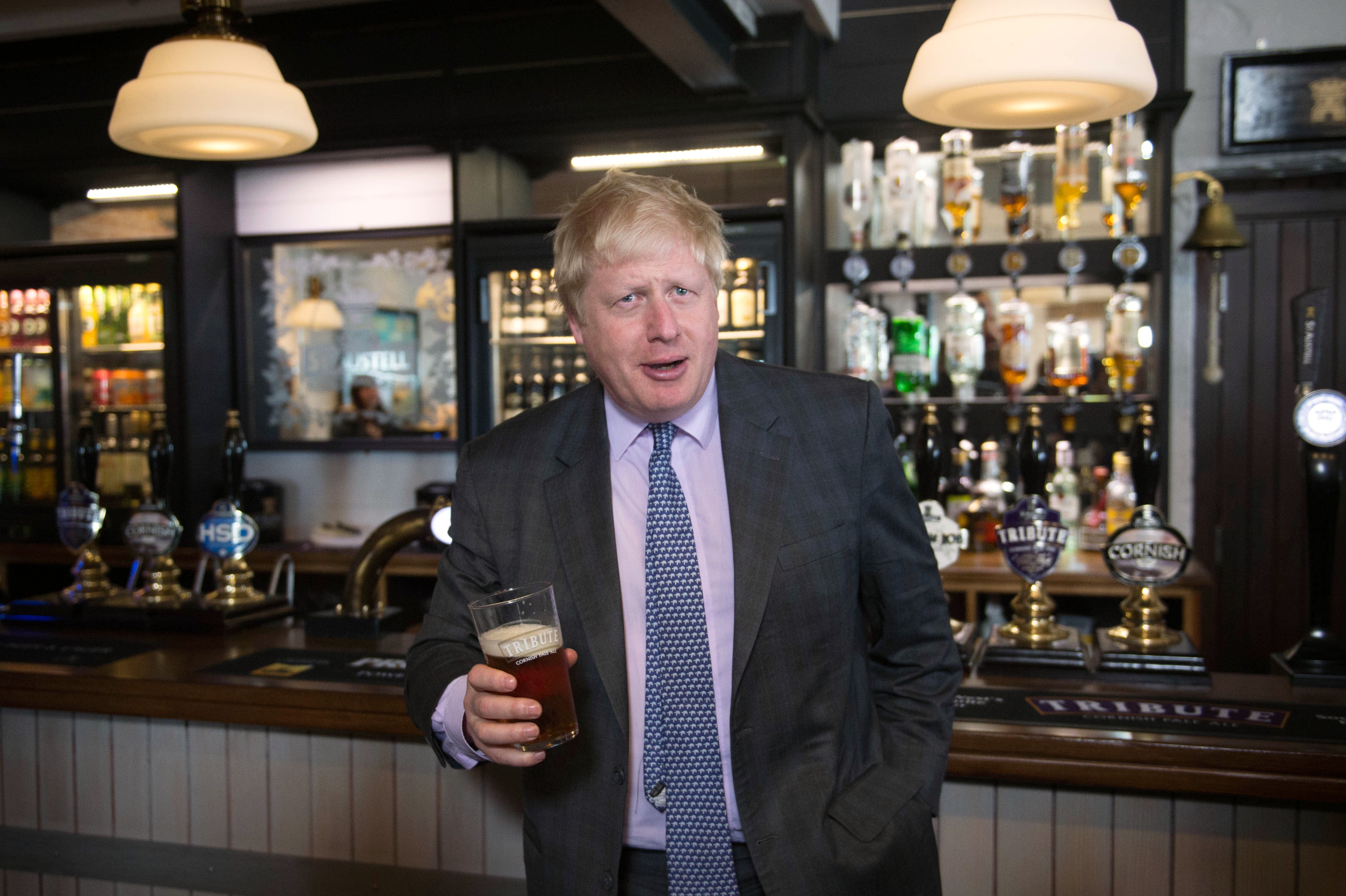 Parliament bars exempt from 10pm curfew