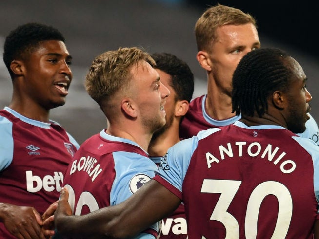 Jarrod Bowen celebrates vs Wolves