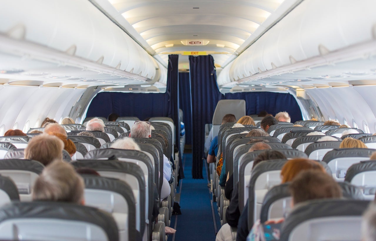 Airlines are not proactively seating passengers apart according to Which?