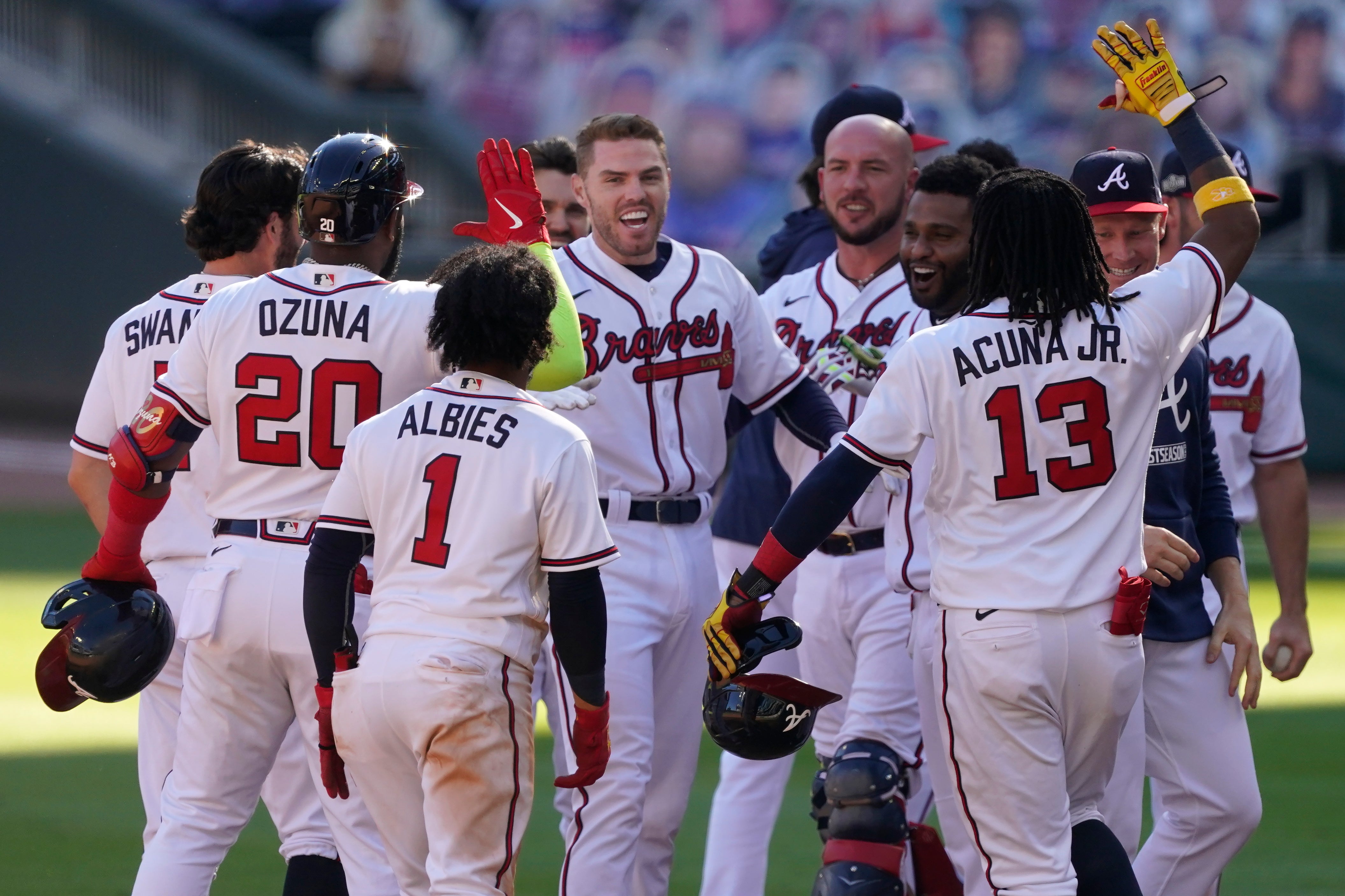 Freddie Freeman produjo la única carrera del encuentro con un imparable en entradas extras