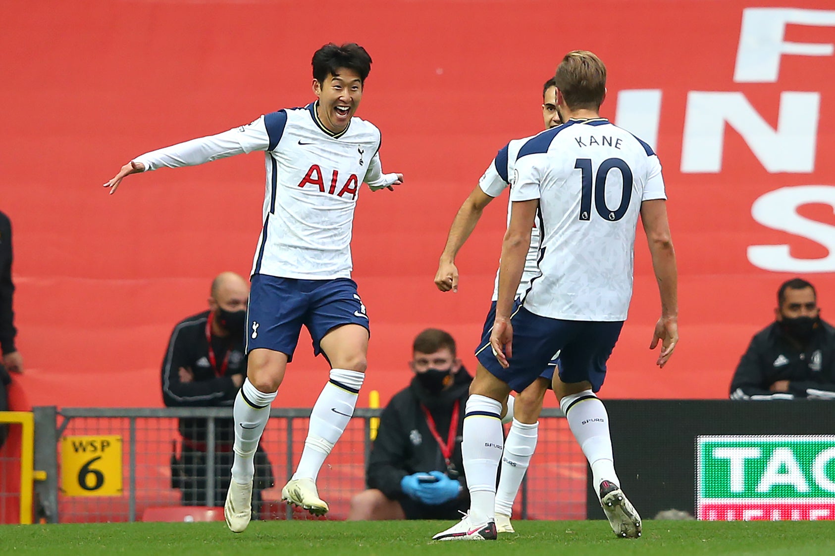 Spurs dismantled Manchester United