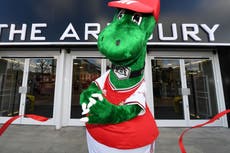 Ozil offers to fund salary after Arsenal make mascot redundant