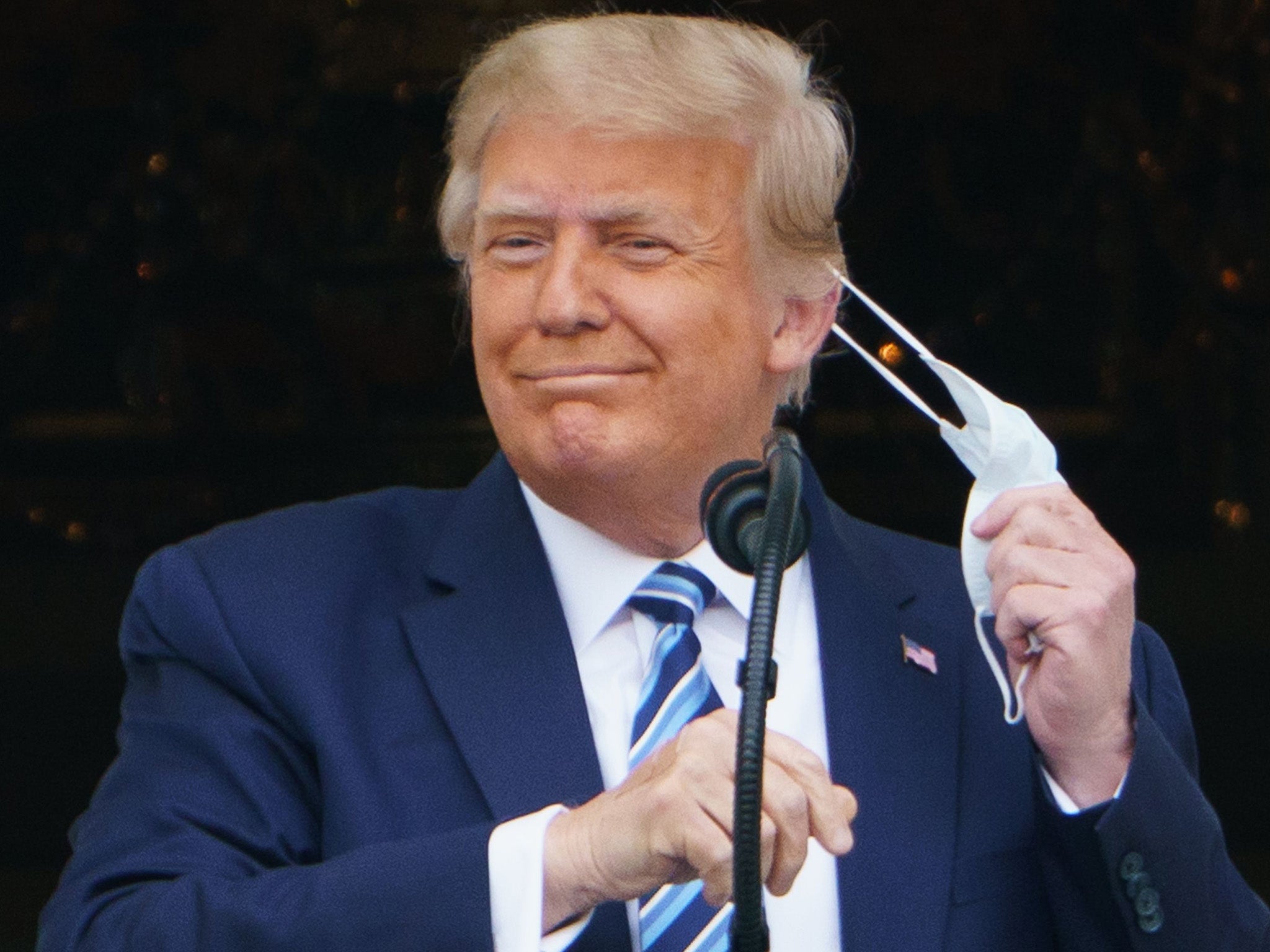 Trump no longer risks spreading coronavirus, White House doctor claims