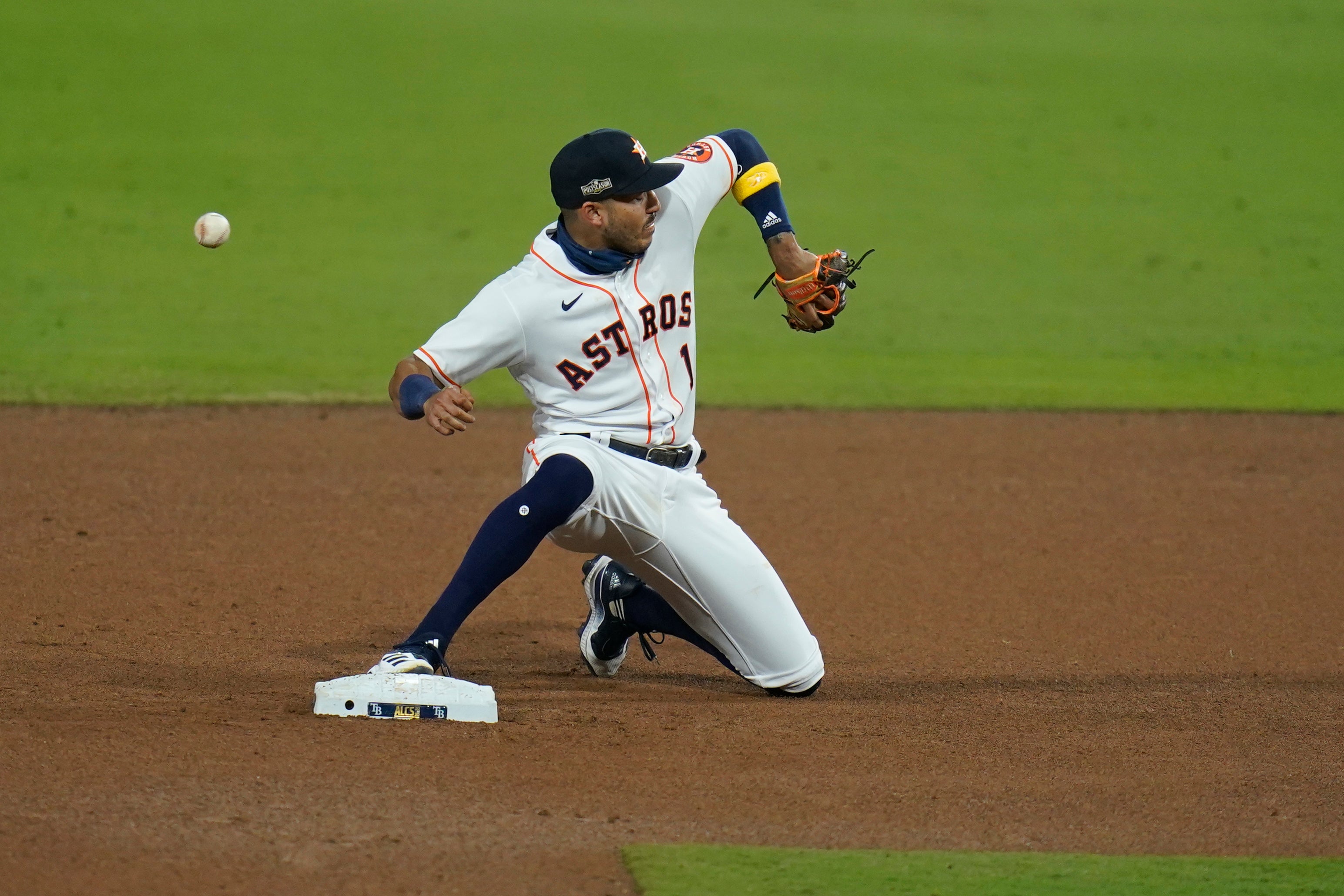 José Altuve cometió un nuevo error que condujo a un rally de cinco carreras para los Rays