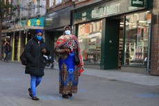 UK coronavirus cases rise by 19,724, with deaths up 137