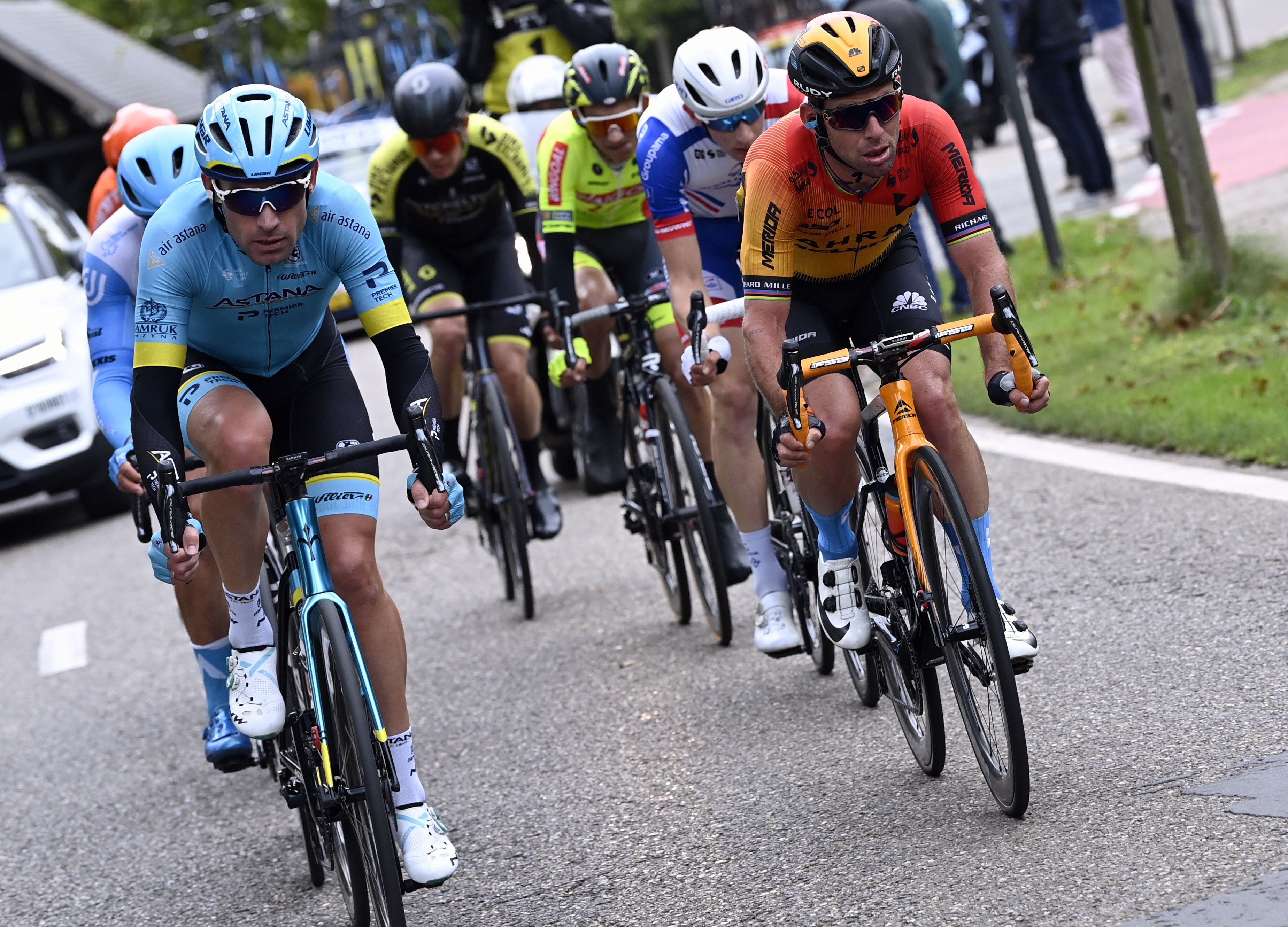 Mark Cavendish, right, in action during the Scheldeprijs