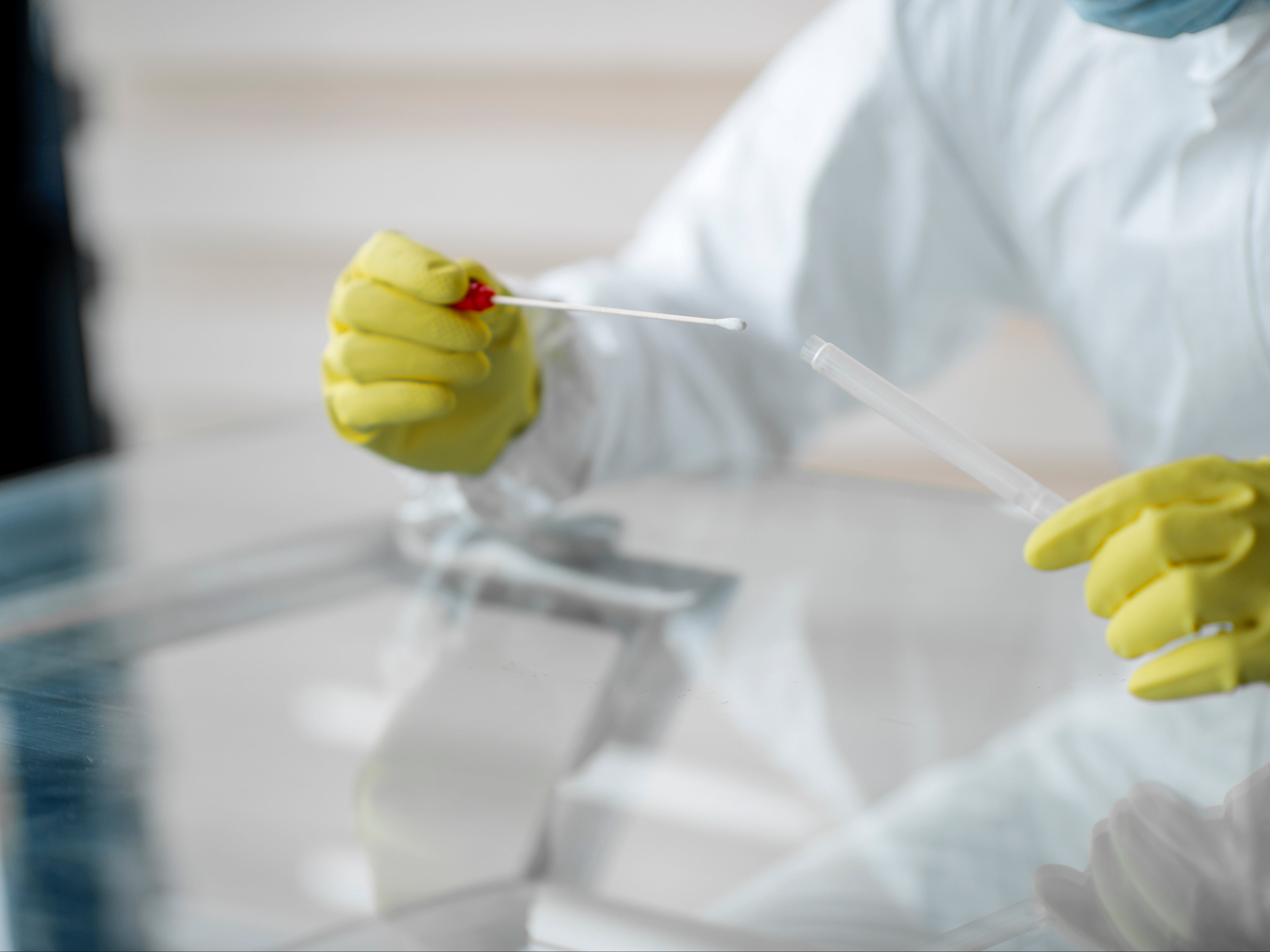 A swab has fallen off into a woman’s lung during a test