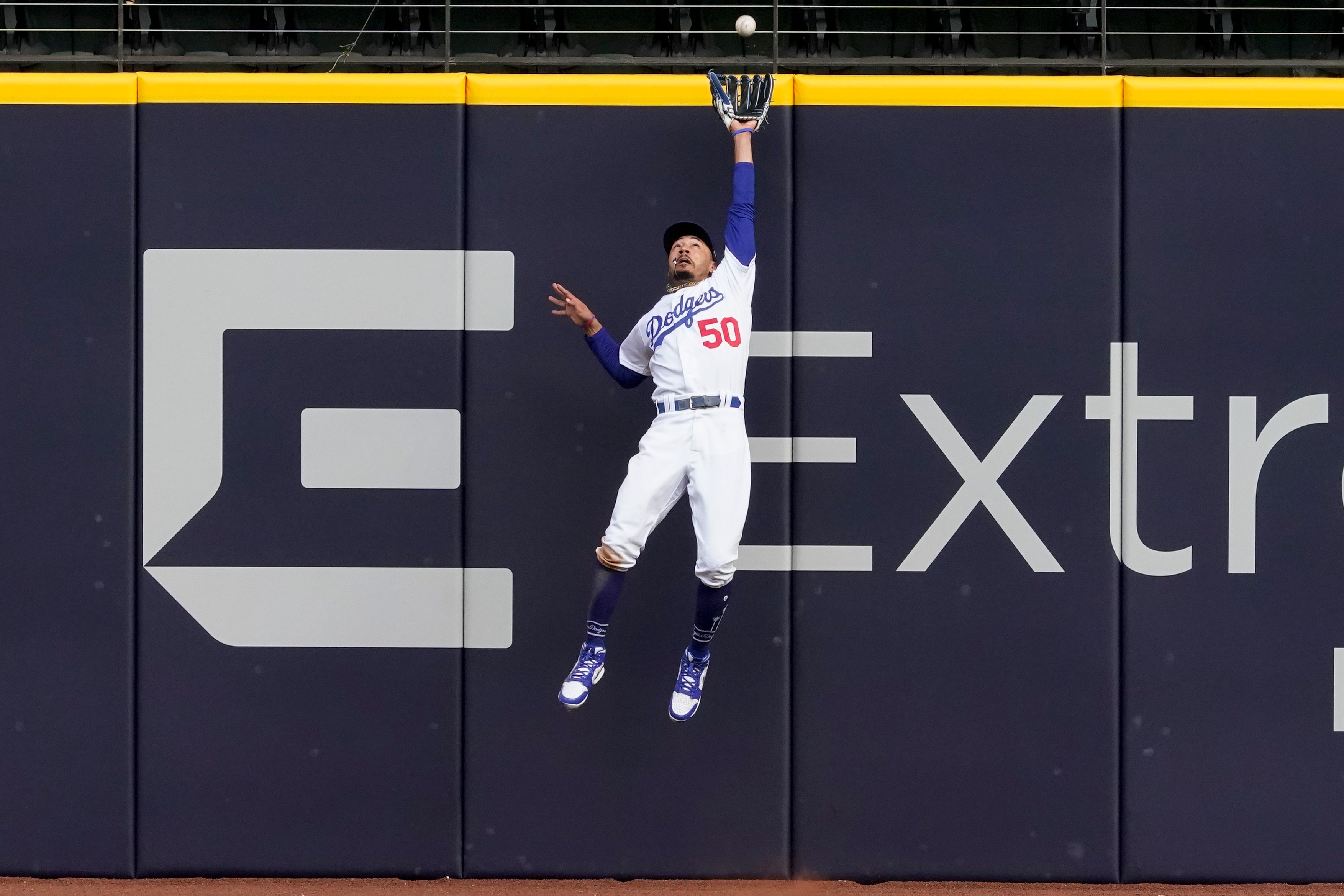 APTOPIX NLCS Braves Dodgers Baseball