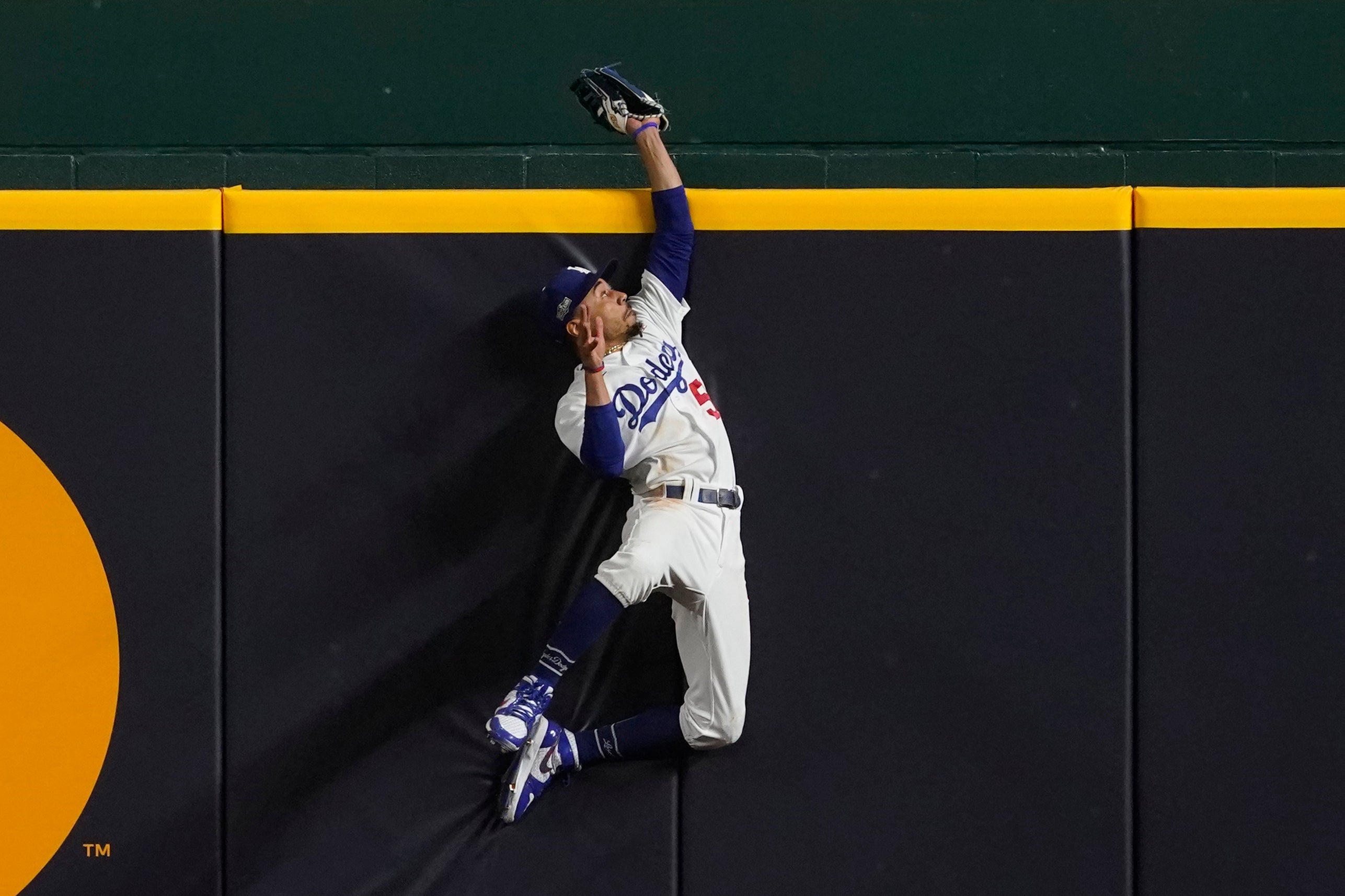 NLCS Braves Dodgers Baseball