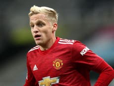 Van de Beek should never have joined Man United, claims Van Basten