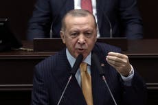 Turkey threatens new military operation into Syria