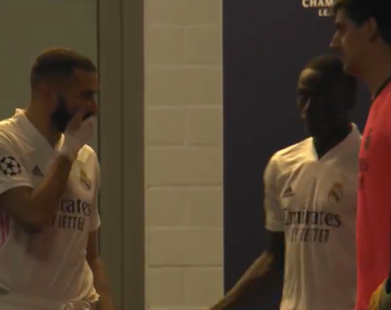 Karim Benzema speaking to Ferland Mendy at half-time