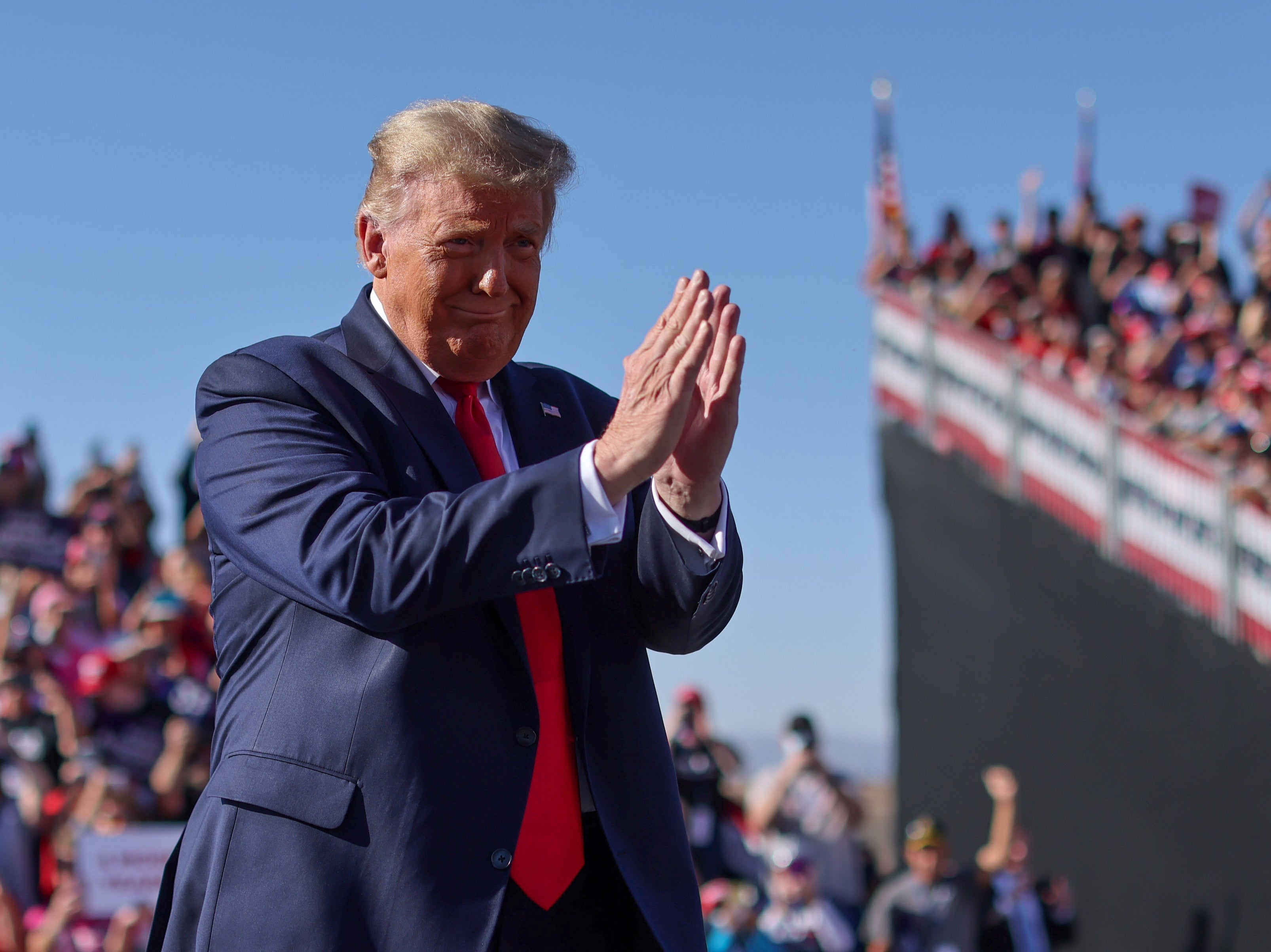 Coronavirus cases rise across US battleground states