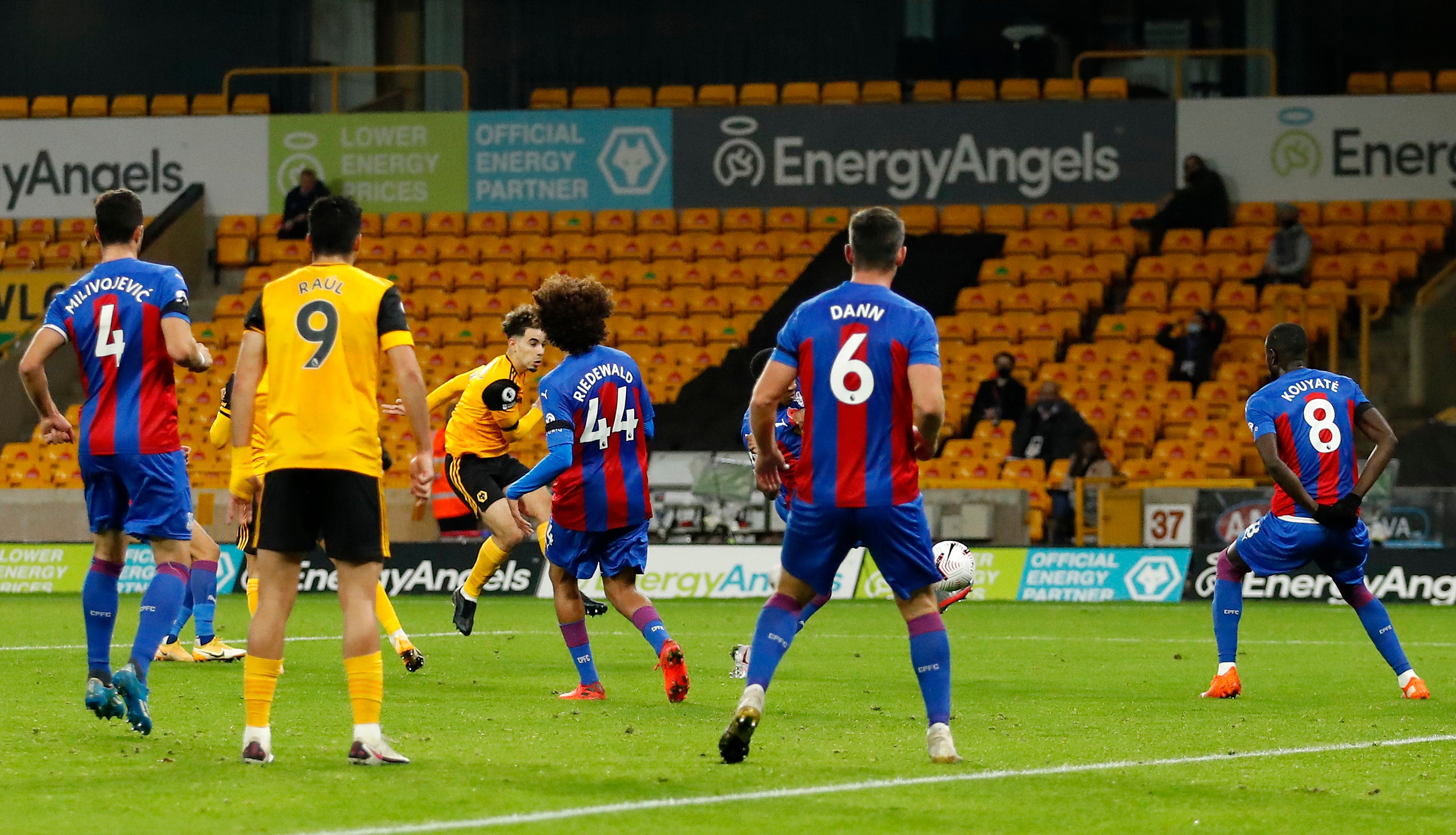 Rayan Ait-Nouri fires home for Wolves