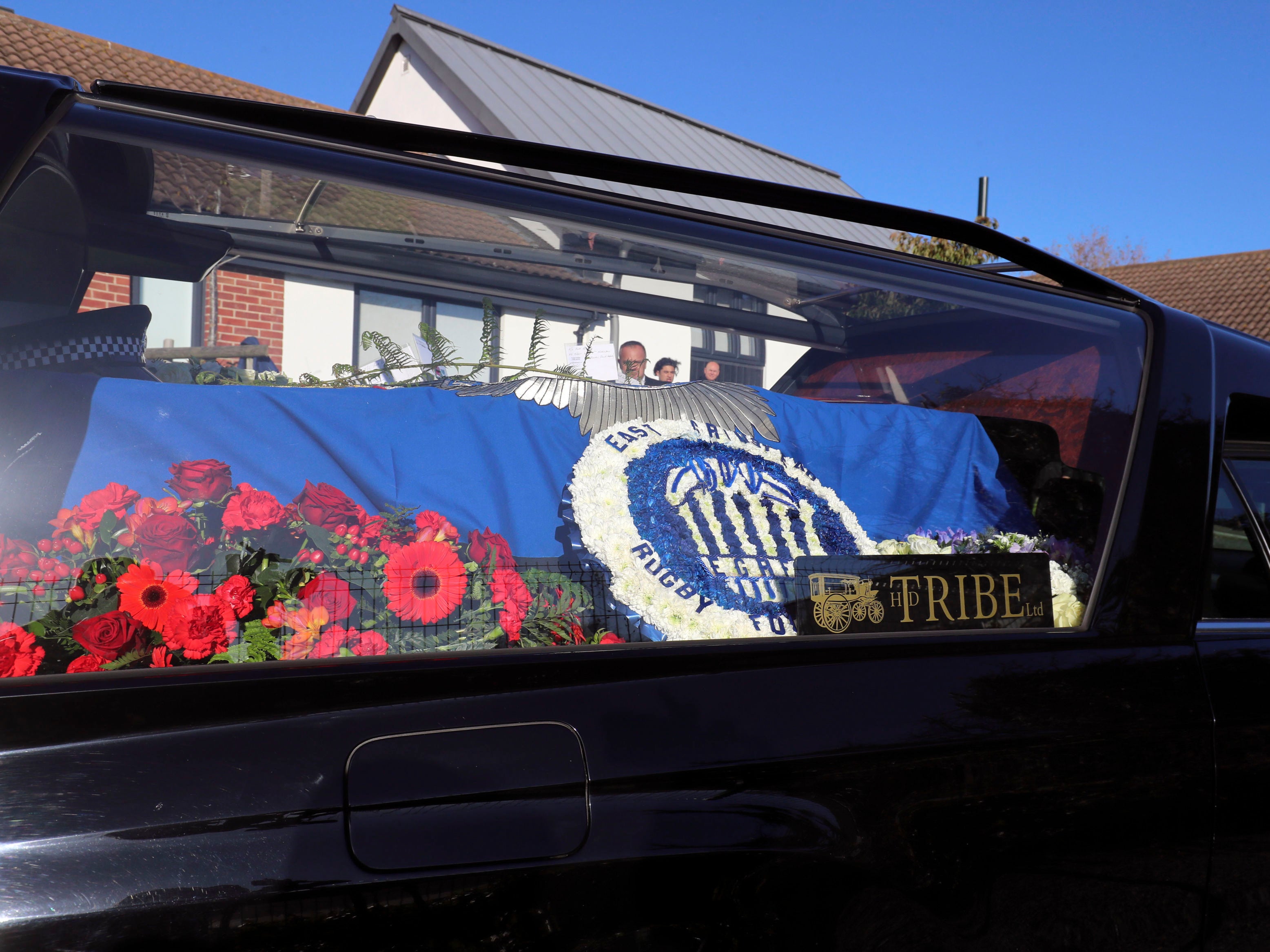 The funeral service for police officer Sergeant Matt Ratana has taken place in West Sussex