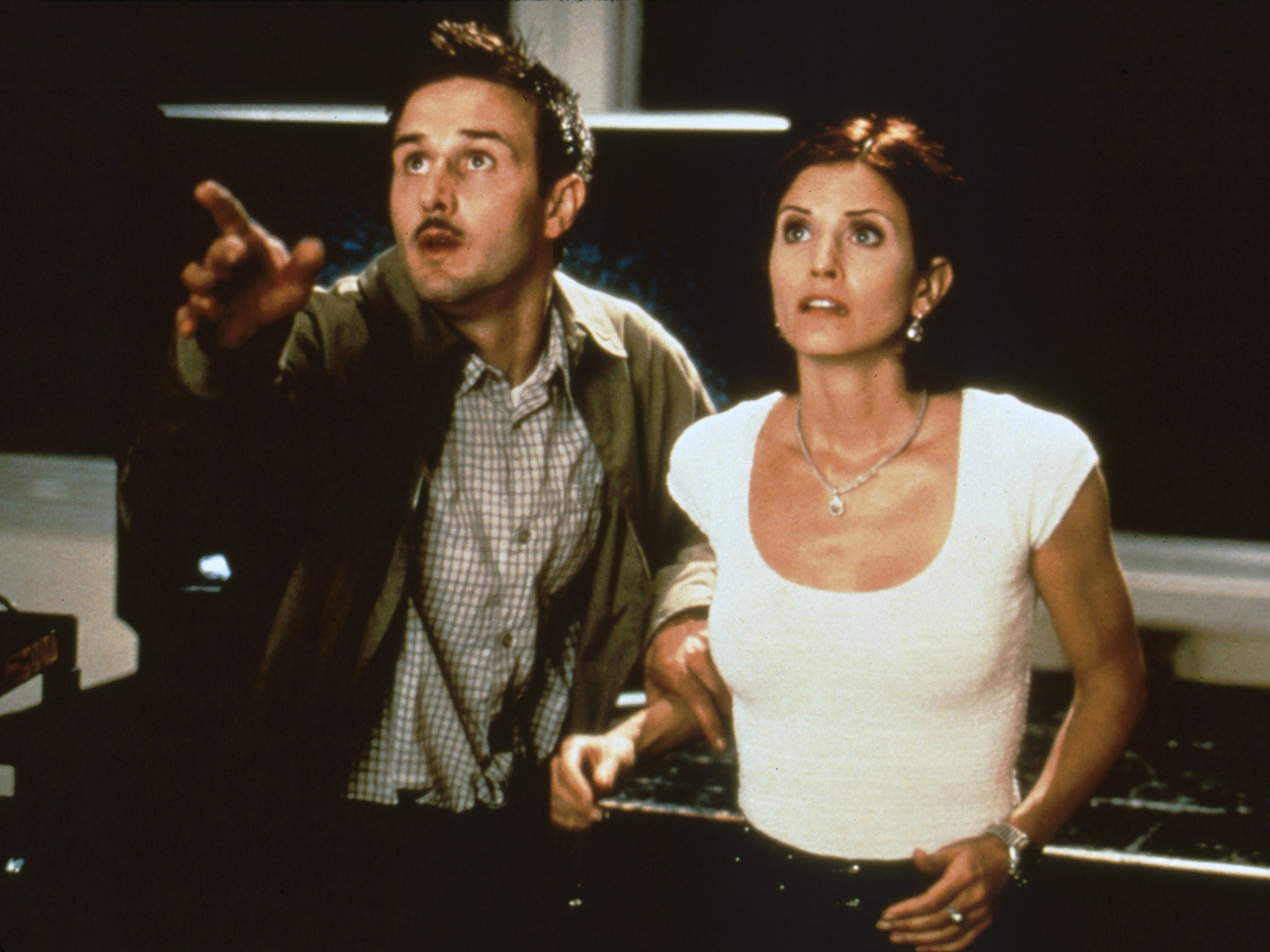 David Arquette and Courteney Cox in Scream 2