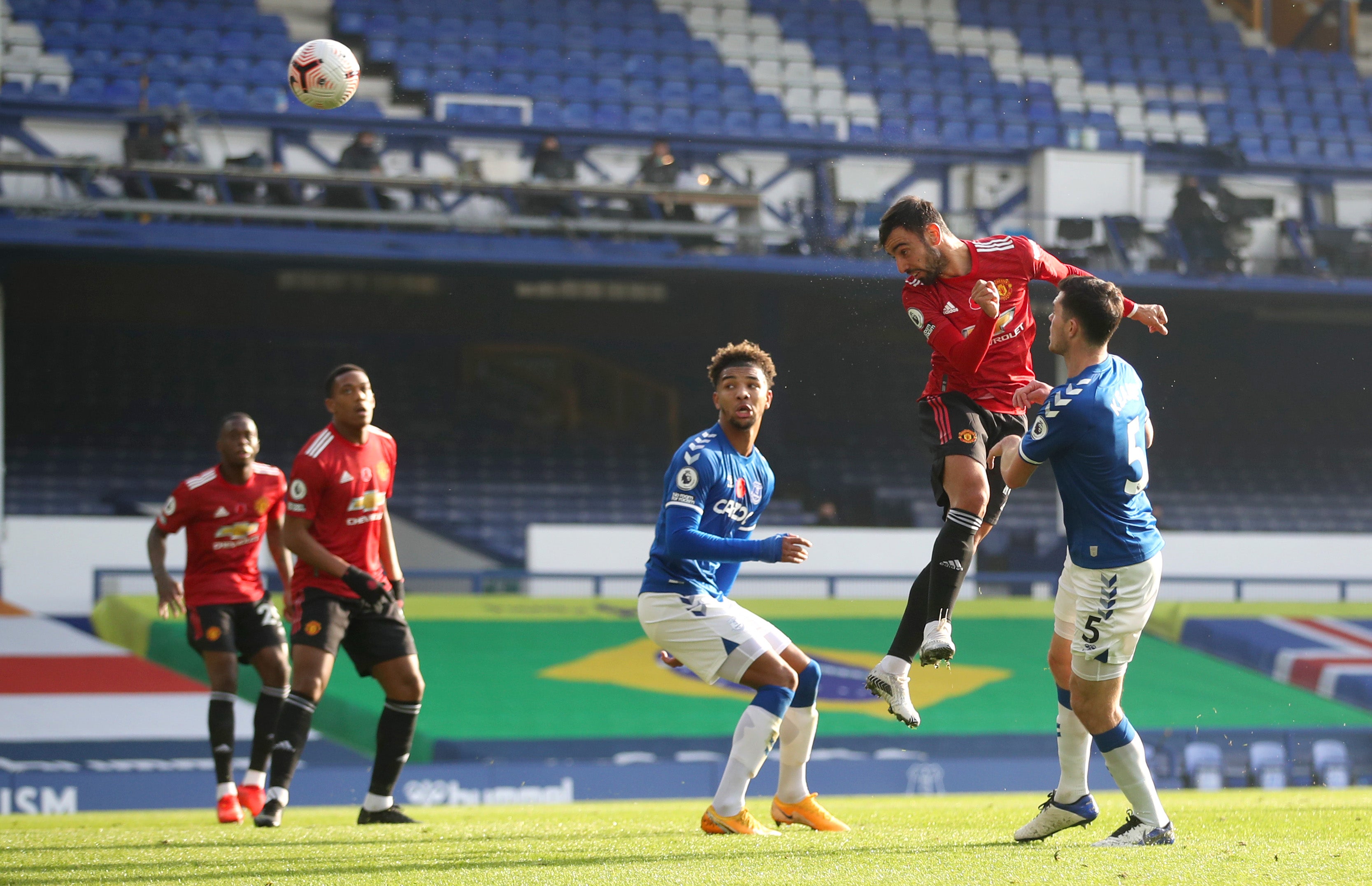 Bruno Fernandes heads Manchester United level against Everton