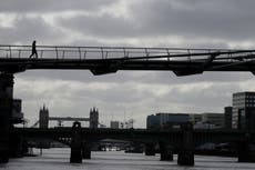 To help economy, bank proposes tax on working from home