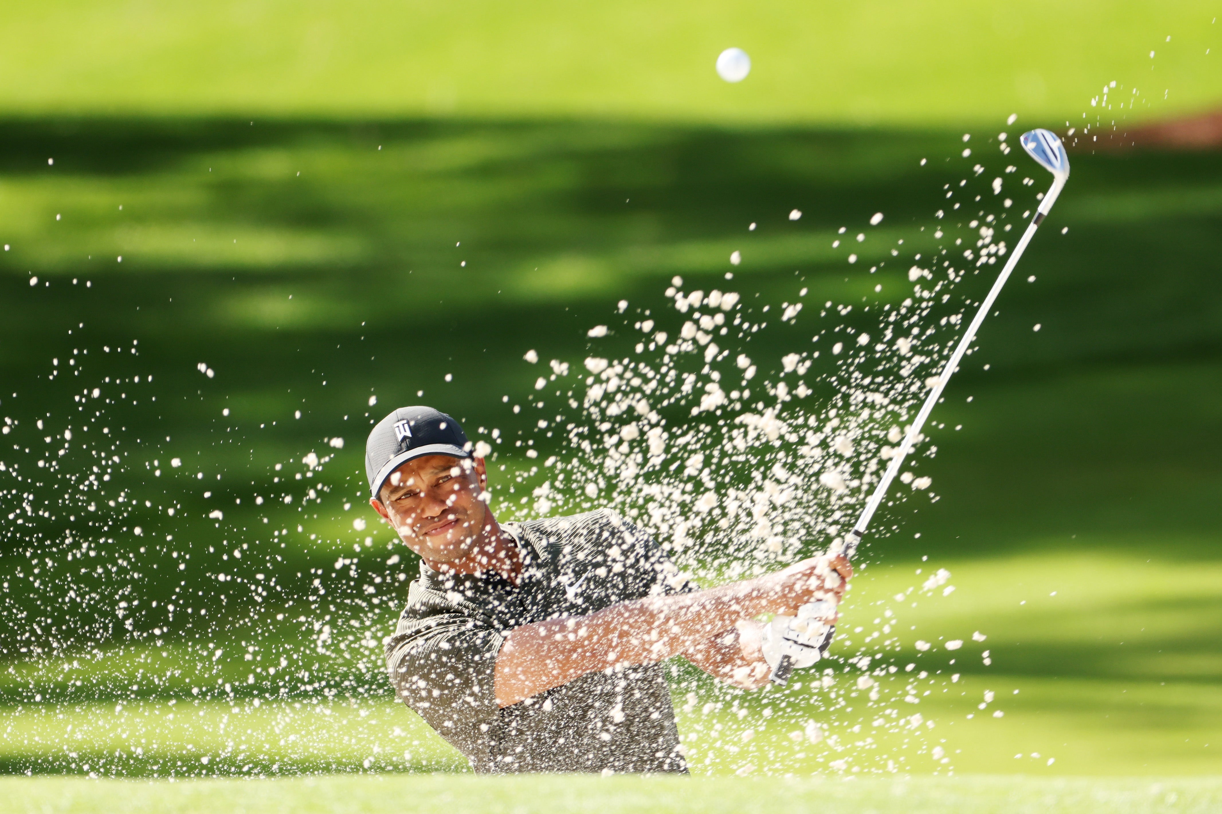 Tiger Woods tees off at 7:35pm on Friday in a delayed start to round two