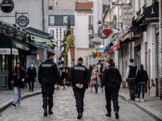 Police increase coronavirus lockdown checks in Paris