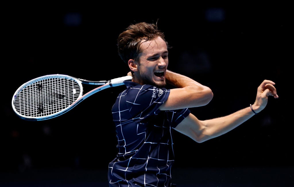 Daniil Medvedev in action against Alexander Zverev