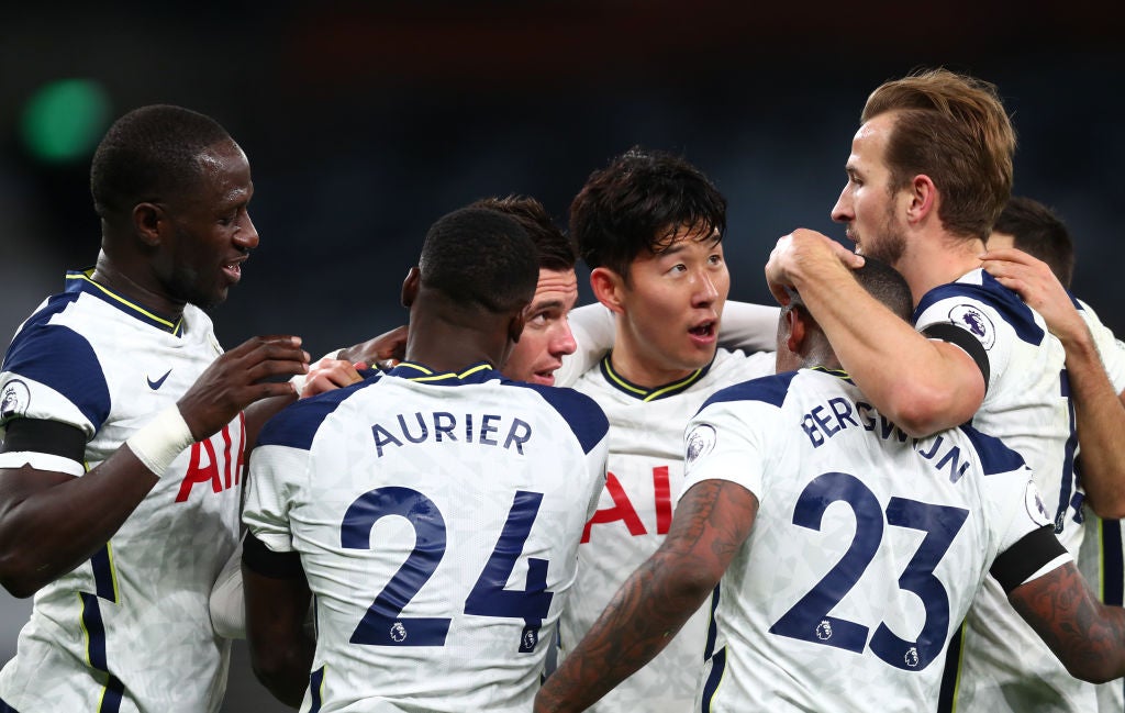 Spurs celebrate scoring