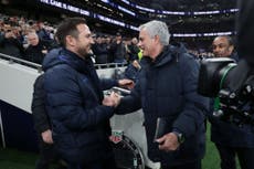 Neville predicts title race between Chelsea and Spurs