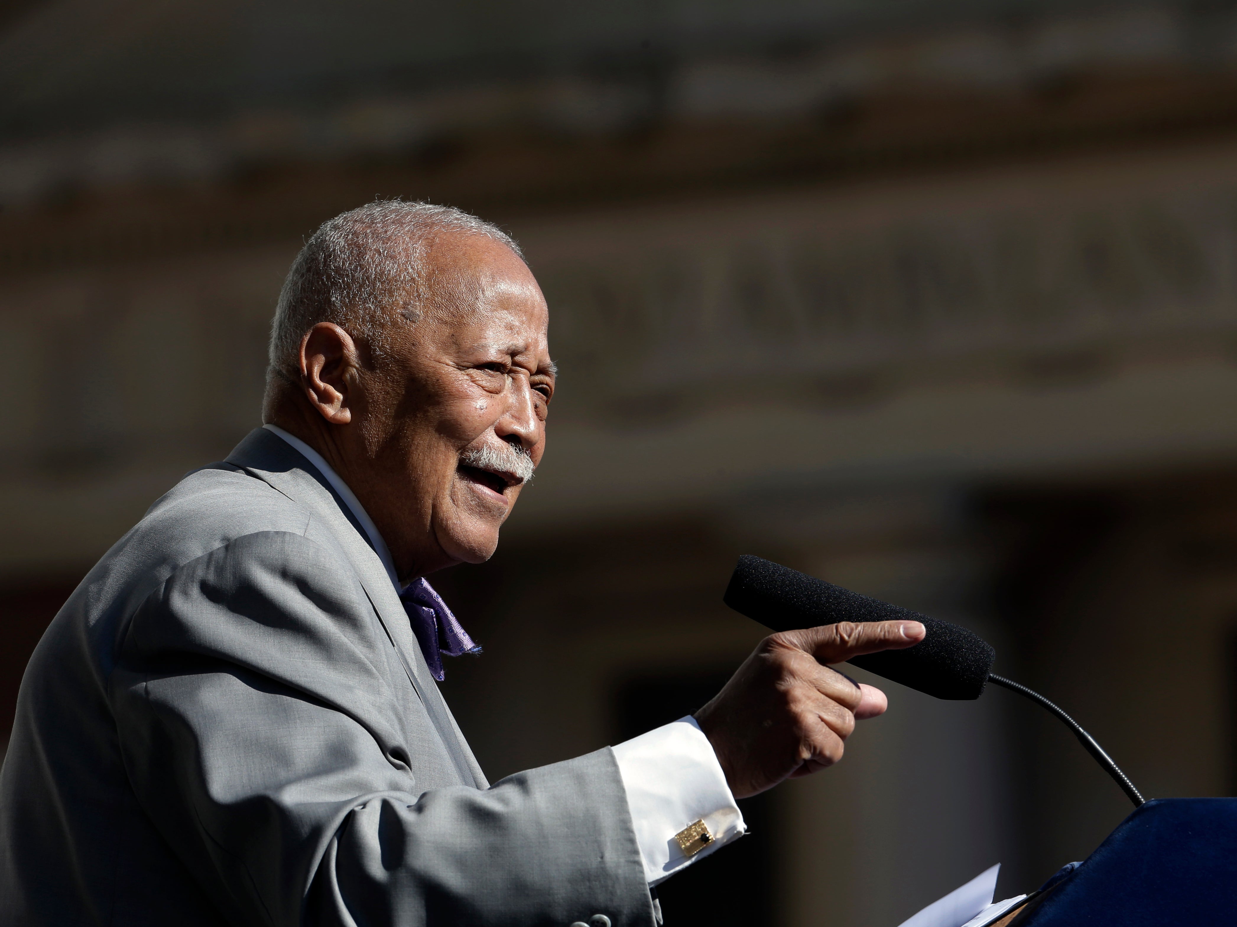 New York City Mayor David Dinkins speaks during a ceremony to rename the Manhattan Municipal Building to the David N Dinkins Building, in New York, 15 October, 2015