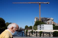 Restorers remove dangerous Notre Dame cathedral scaffolding