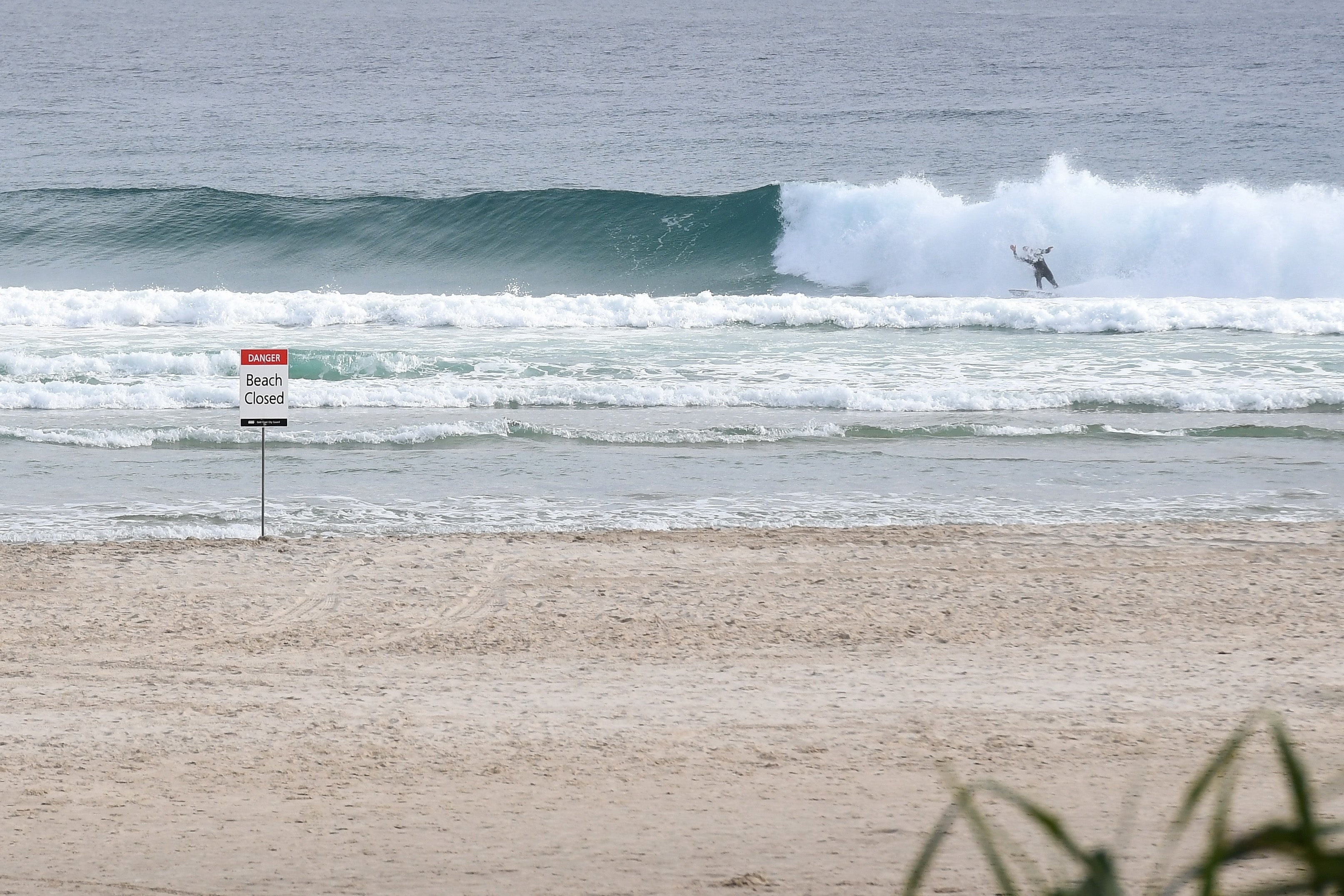 Closed beach in Australia due to shark attack