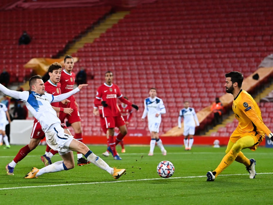 Josip Ilicic of Atalanta scores