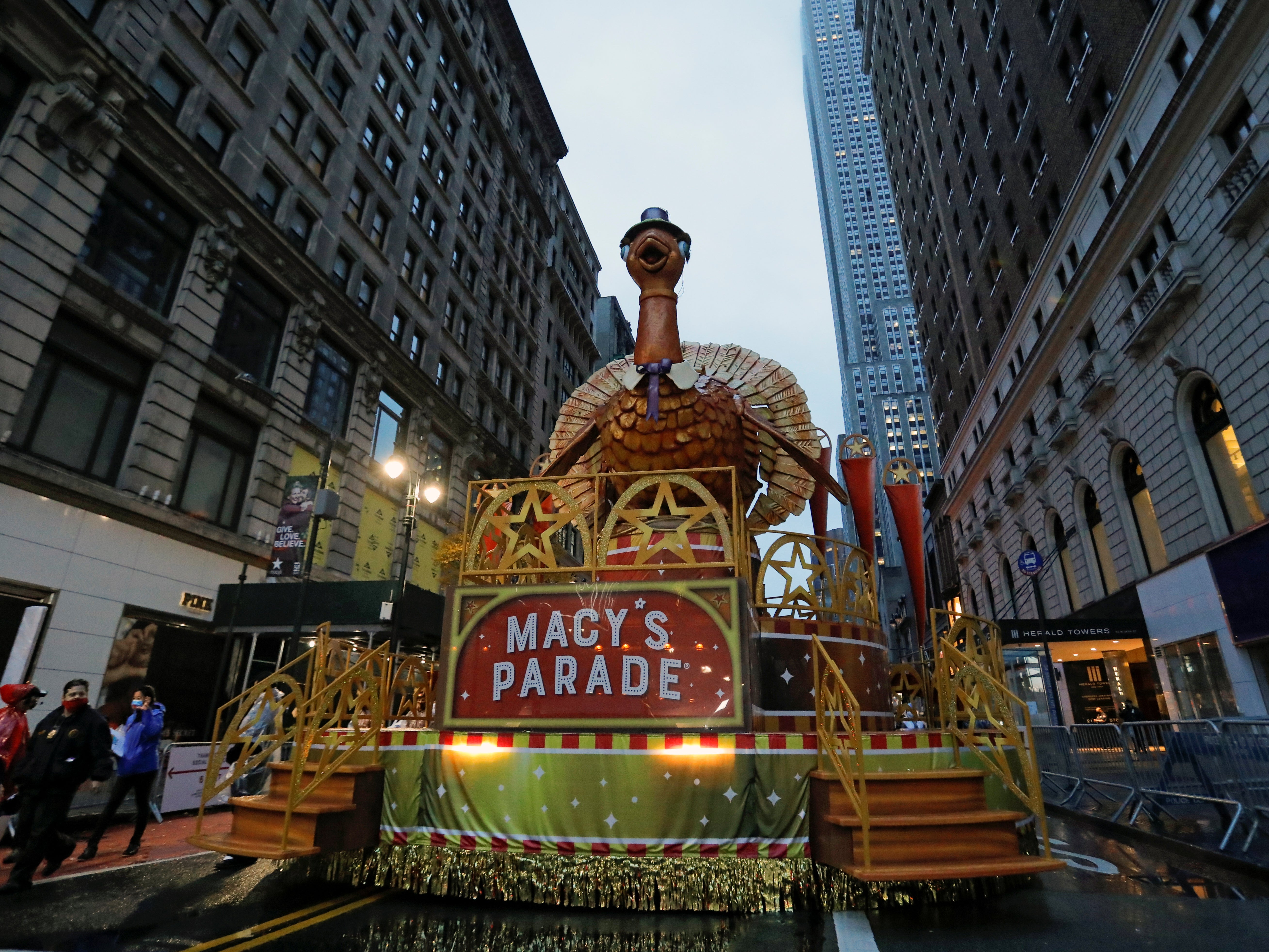 Covid vaccine ‘saviour’ Dolly Parton performs at Macy’s Parade