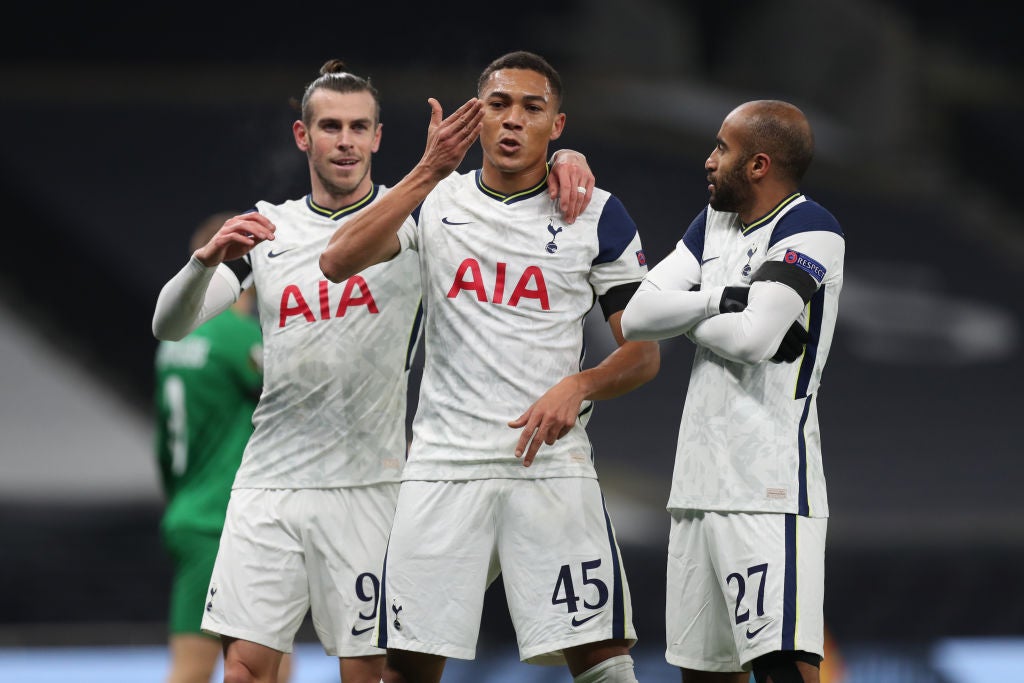 Spurs celebrate scoring