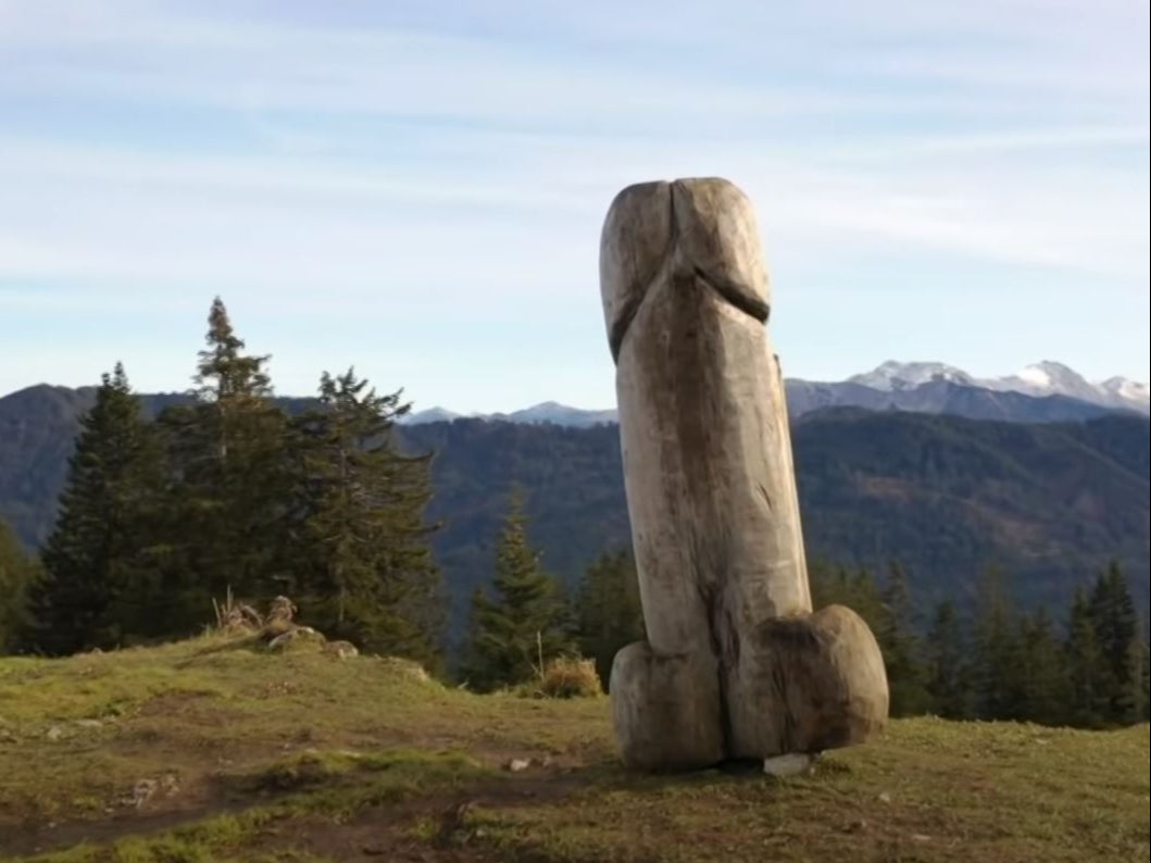 A pile of sawdust was found where the sculpture used to stand