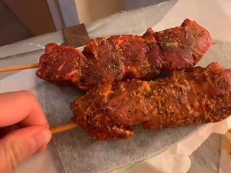 Chef uses hotel iron to cook up haute cuisine dishes