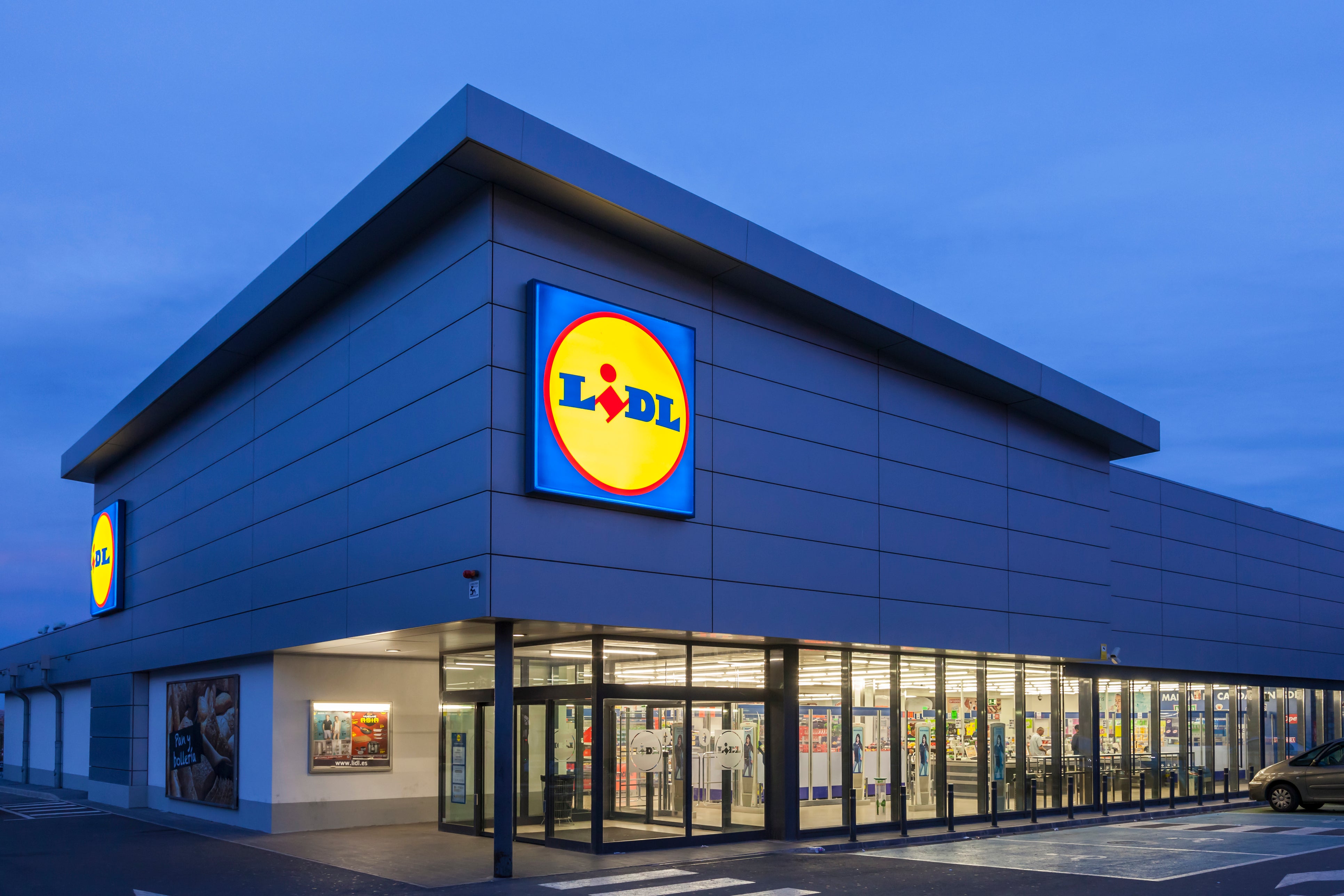 Light up your shopping trolley at Lidl