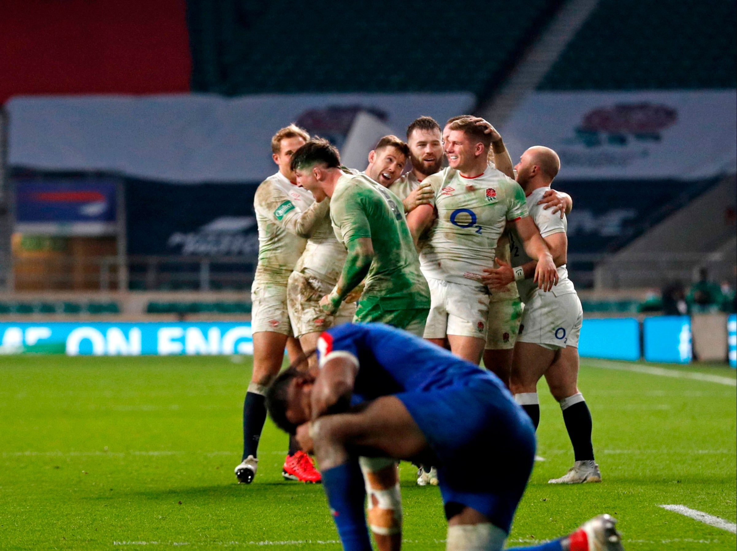 England players celebrate with captain Owen Farrell