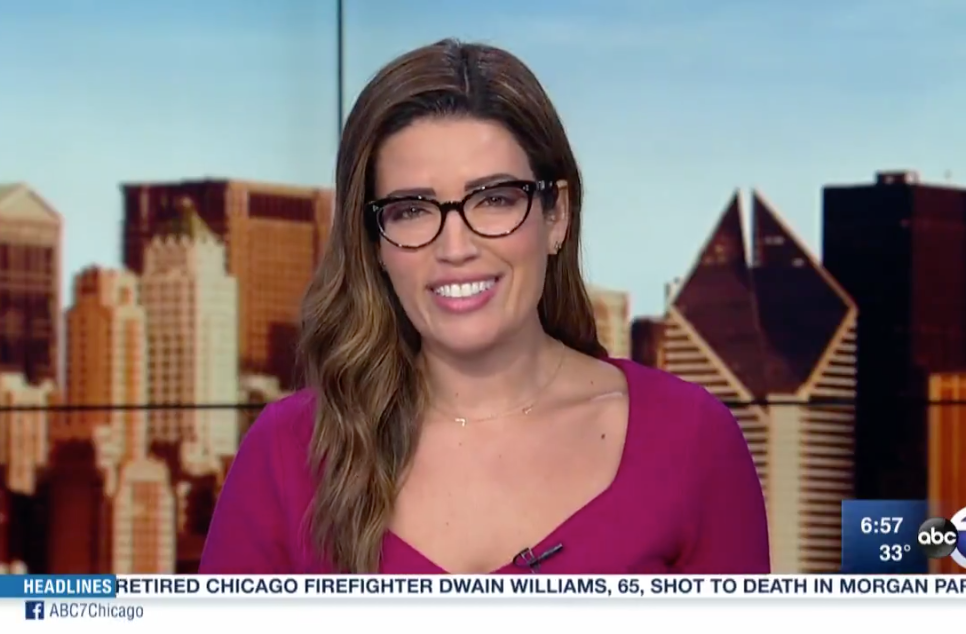 News anchor wears glasses on-air in gesture of solidarity with 10-year-old daughter