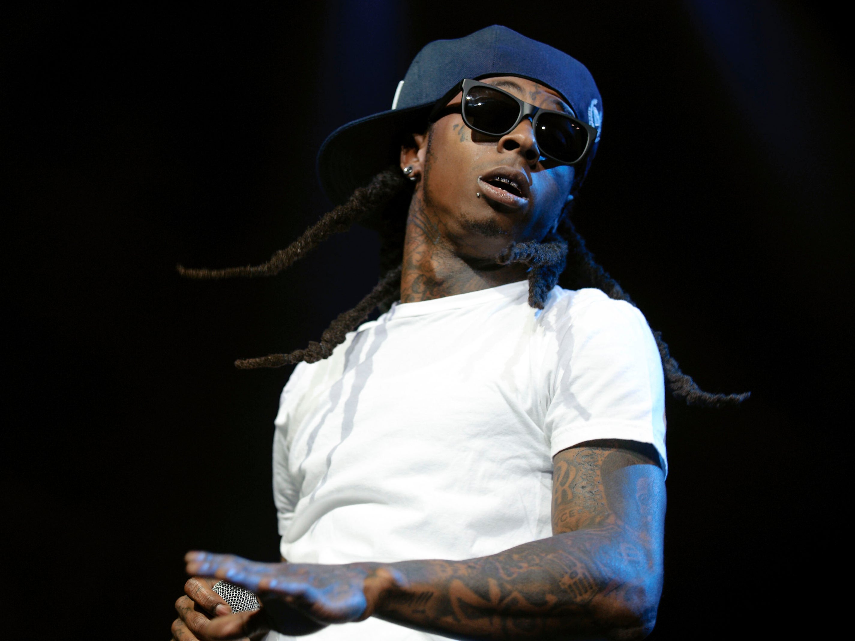 Lil Wayne pleads guilty to federal weapons charge