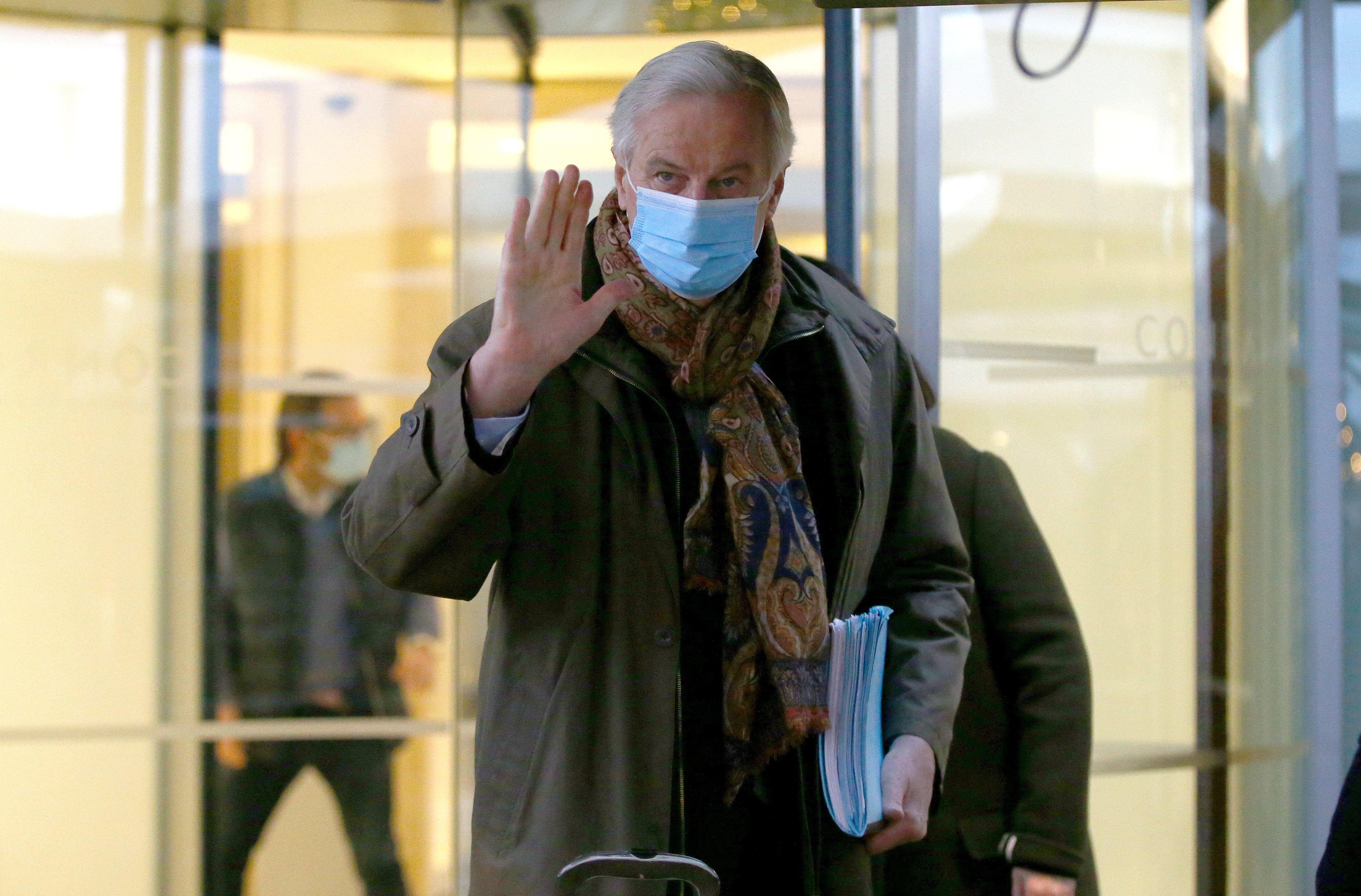 Barnier warns of ‘short no-deal Brexit’ even if deal is signed