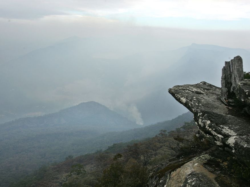Woman dies after falling off edge if Boroka Lookout in Grampians National Park