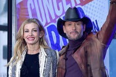 People are bewildered by Tim McGraw’s ridiculously tall Christmas tree