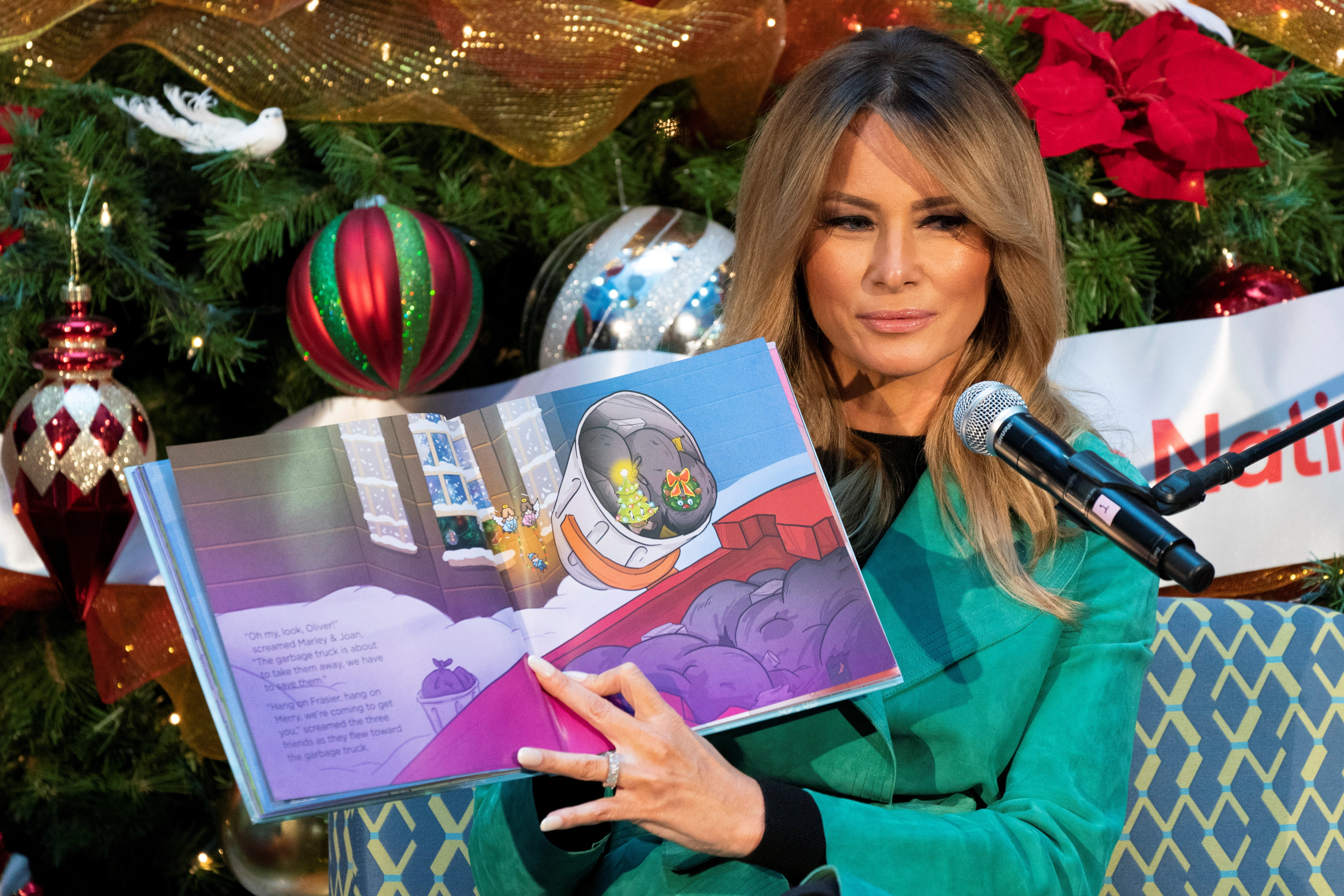 Melania Trump removes mask during book reading at children’s hospital