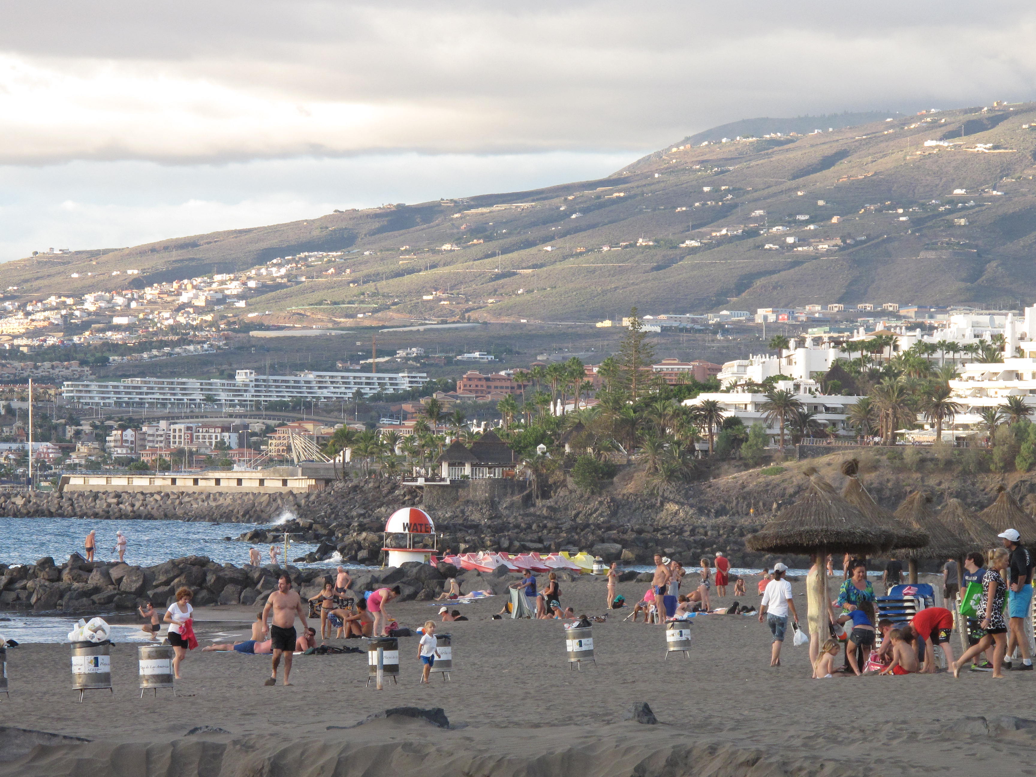 The complex is near the Playa de las Americas